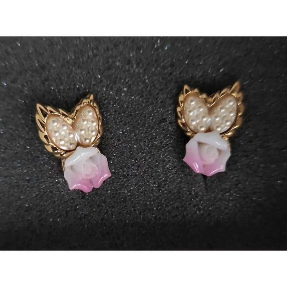 Avon 1991 Pink Porcelain Rose Blossom 1" Goldtone Clip on Earrings in Box/14